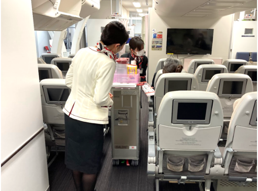 〔2025年10月18日（土）開催 〕JAL訓練施設での国際線ビジネスクラスCA体験特典（サービス要員コース）
