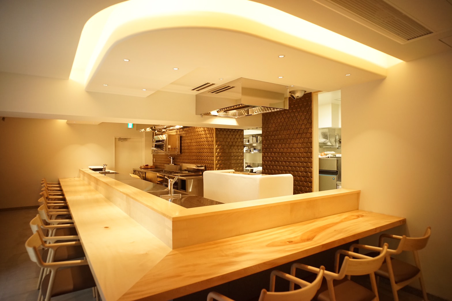 〔先着6組12名（JGC会員さま）限定〕超人気の予約困難店「銀座 大石」お食事特典（1組2名様）