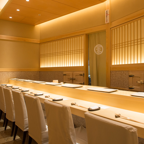 〔先着8名様(JGC会員さま)限定〕超人気の予約困難店「鮨 さいとう(握り手 石川職人)」お食事特典