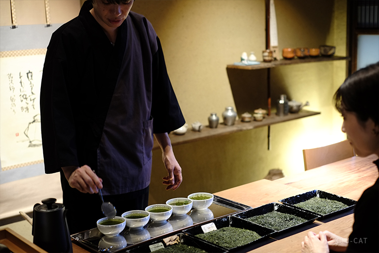 堺「つぼ市製茶本舗」創業170年超の老舗で学ぶ利き茶  千利休の故郷にてお茶づくしランチ付き