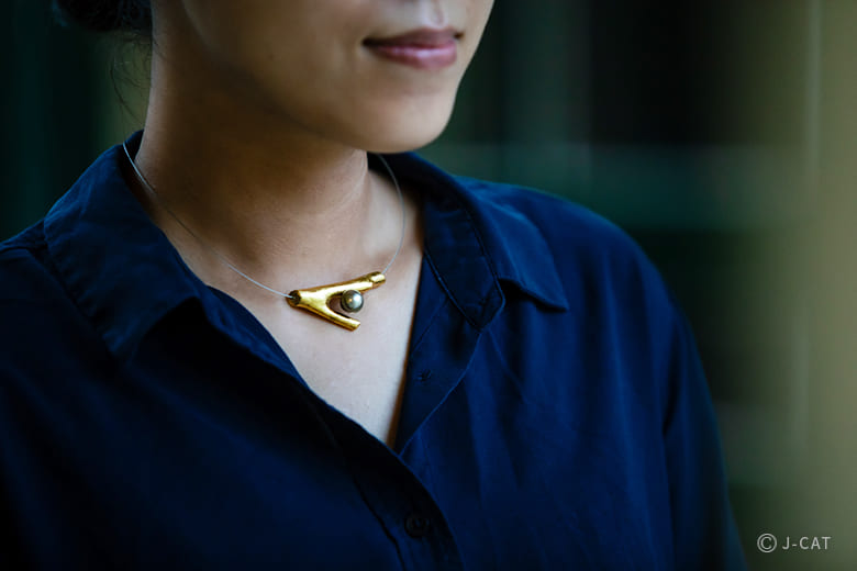 池袋「自由学園明日館」箔押しで創り出す、自然をテーマにした唯一無二のオーガニックジュエリー